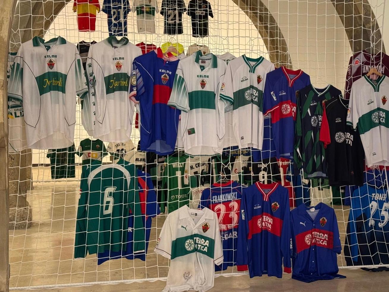 La Federación de Peñas del Elche CF inaugura la exposición ‘La historia ...