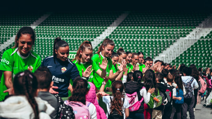 El Elche CF Femenino entrenará en el Martínez Valero con motivo del Día ...